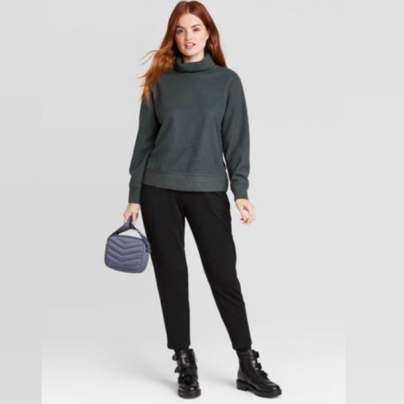 Women's Long Sleeve Turtleneck Sweater T-Shirt - Picture 4 of 8